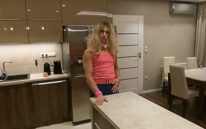 Trixy Sissy Babe: Trixy Baby pokazuje swoją usługę ...