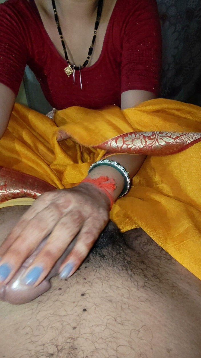 Sunnylesbians: Desi Sasu Ji Ko Choda harde neukpartij in de slaapkamer