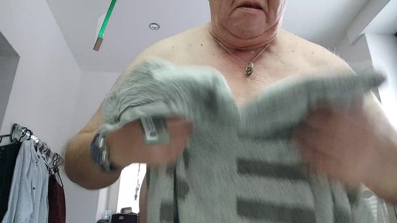 Karlchengeil: Cycki i sutki grać