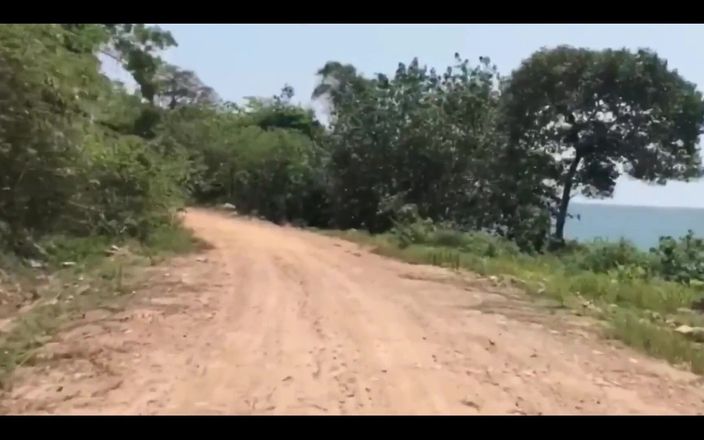 Anonymous Vlogger: Un couple au Cambodge part en voyage et baise