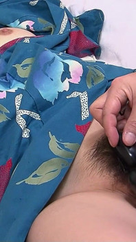 Cô vợ già gợi cảm Nhật Bản quyến rũ đến creampie ngoại tình không kiểm duyệt bởi anh chàng bên cạnh