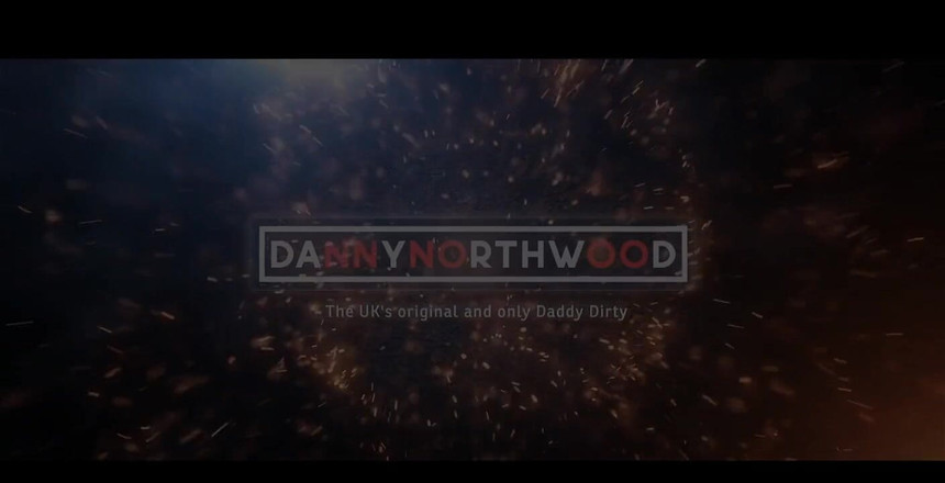 Danny Northwood: Eu amo essas meias roxas