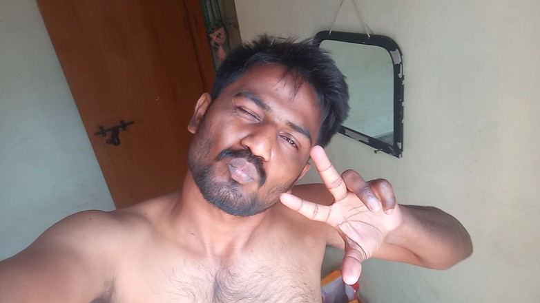 KUMBHA MANOJ KUMAR: Krásné chlapi země, v které brzy šukám