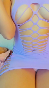 Latina Con Grandes Tetas Naturales Quiere Ser Follada En Su Nueva Lencería