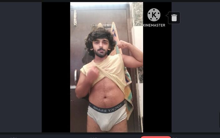 Desi Panda: 德西同性恋青少年男孩在户外浴室洗澡大鸡巴和屁股