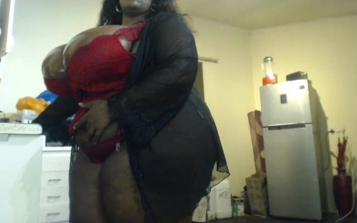 Legendary Booty Overdose: Dojrzałe SSBBW potworne drażnią