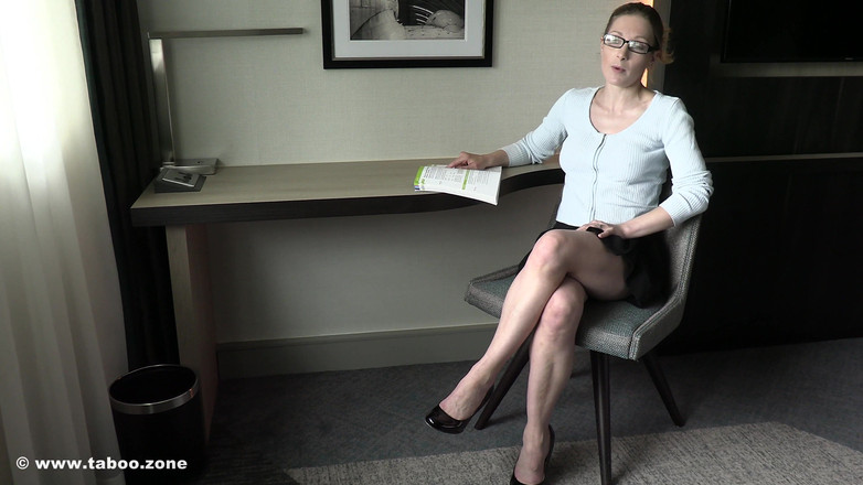 TabooZone: Embaraçoso humilhação de pênis pequeno por minha professora!
