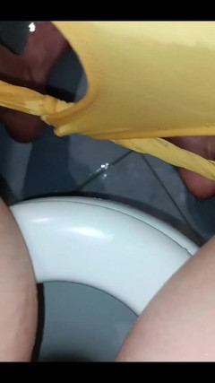FrauleinP: Teď víš, proč si vybírám žluté kalhotky!