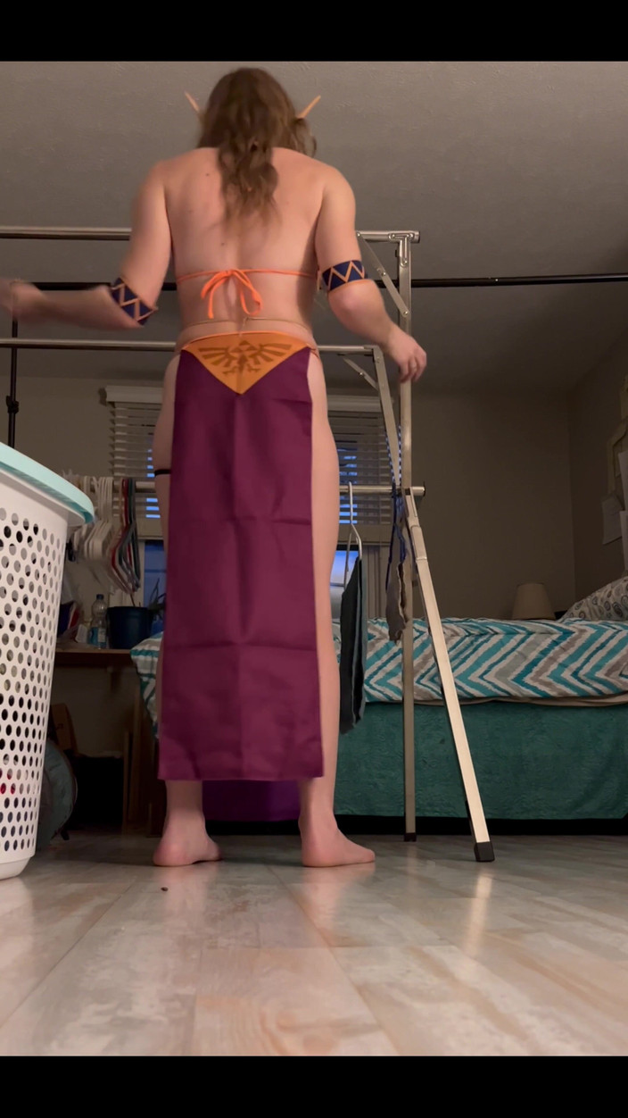 EvaSummers: Princess Zelda Cosplay - Lavanderia e Provocação
