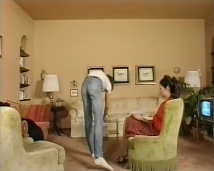Vintage Climax: Brünette brünette MILF wird in dreier-action von vorne und hinten...