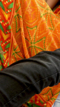 Il mio capo mi ha chiamato a casa sua e mi ha scopato duramente in Orange Saree