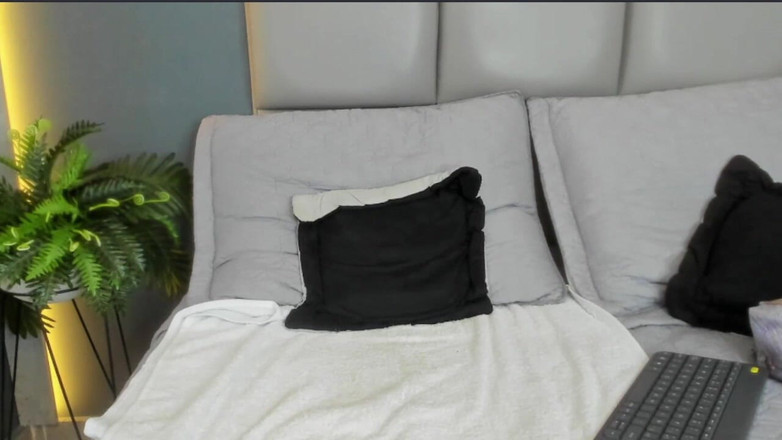 LiliBralee: Ung Flicka Vill Bli Knullad I Sitt P4