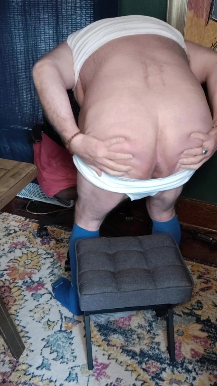 beardaddychub: Jerk off in Titey Whities and Long Blue Socks
