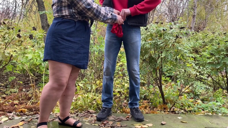 OurFetishLife: Madrastra madura atrae la atención del hijastro