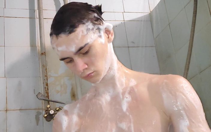 Ethan Alpha: Chaud prend une douche, partie 9