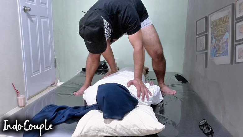 Indo Couple: Bali'de mutlu sonla masaj arıyor