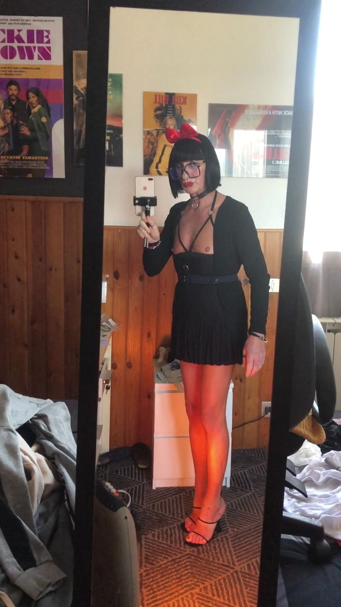 Andreina Naty: Göğüsler, Piercingler Ve Yürüme