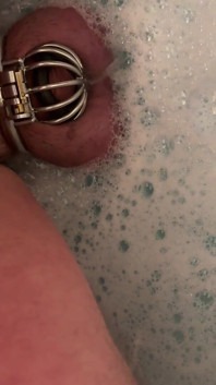 Pissen in Der Badewanne