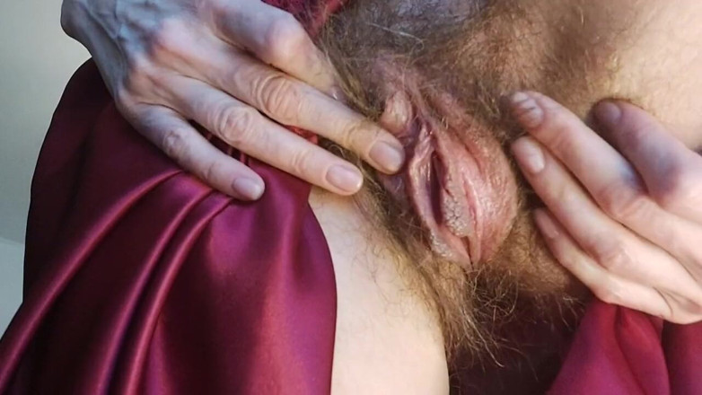 GinnaGg: Ik kwam heel hard klaar toen ik mijn clitoris aftrok,...