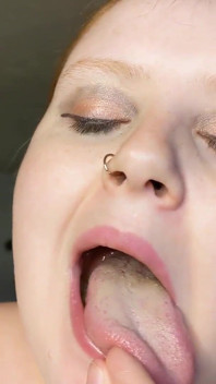 Giantess döl tadı istiyor
