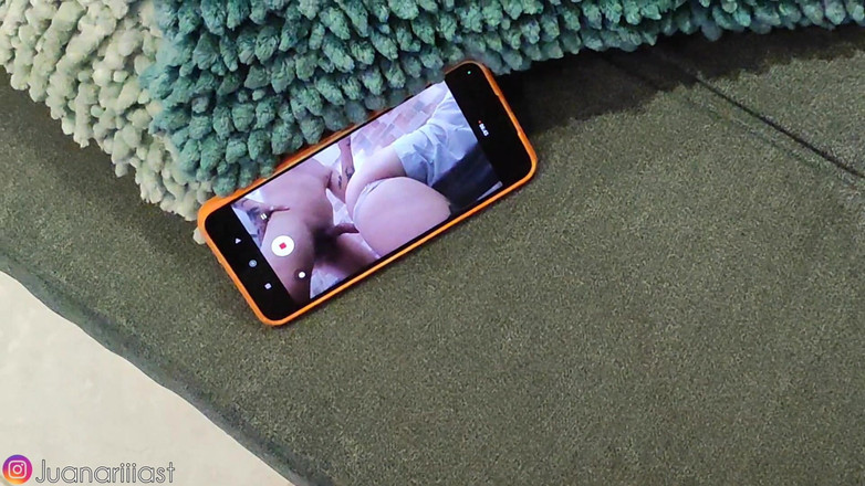 Porntner: Tôi chỉ muốn ghi lại phòng khách của mình nhưng...