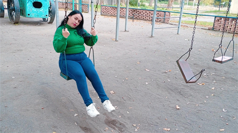 BBW Kelly Mom: 你能帮我摆动吗，宝贝？从后面狠狠地推我