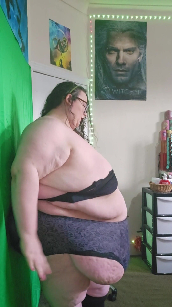 SSBBWLadyBrads: Mari berbogel dan menari awek montel super saiz