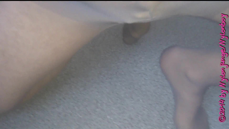 Carmen_Nylonjunge: Ejaculare pe My Nylonfeet