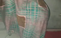 Шлюха обожает, чтобы ее трахнул каждый паренек в этом районе, она никогда не шины совместного использования киски