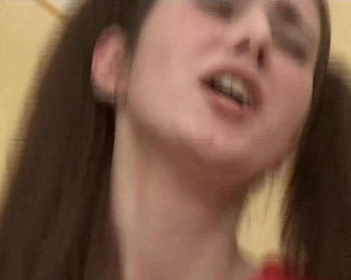 BB Video - Vintage Story: Si rambut coklat amatur Jerman dengan tetek besar semula jadi...