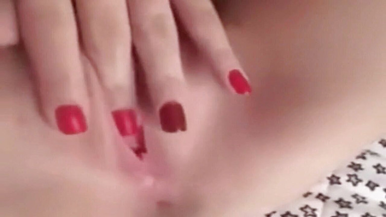 HornyLira: Detik-detik panas bersendirian di rumah apabila saya sangat teruja dengan...