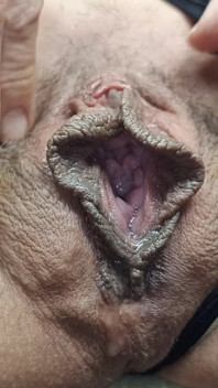 Ku La MILF Insatiable Se Masturbe Avec Tous Ses Jouets Et Son Gros Gode De 30 Cm