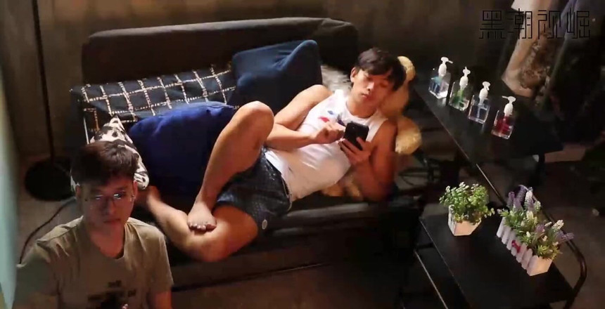 Kuroshio: Ja i mój współlokator zamawiamy jedzenie, ale w końcu ruchamy...