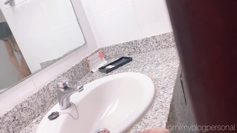 MyBlogPersonal: We fuck in the shower after the beach