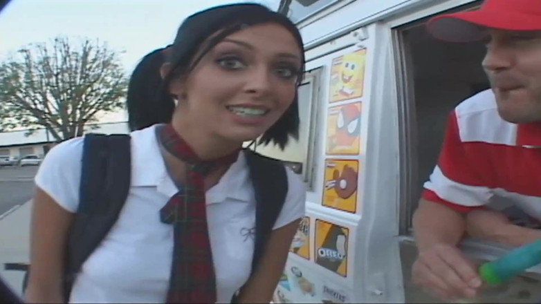 Hot Girlz: Naughty student secretly fucks with her vendor boyfriend