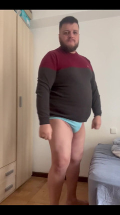 Ksanchez1203: Baculatý muž tančí