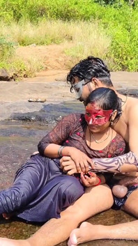 Chhoti Wali Sali Ko Jungle Me Le Ja Kr Pani K Andar Chudai Kiya
