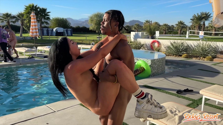 Ricky's Resort: Holly Day Episode