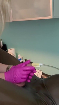 Hanna Engels - afgespoeld en afgetrokken! Martina's maandelijkse examen