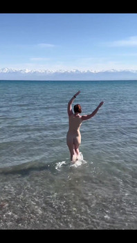 I Love It When Cool Waves Caress My Naked Body