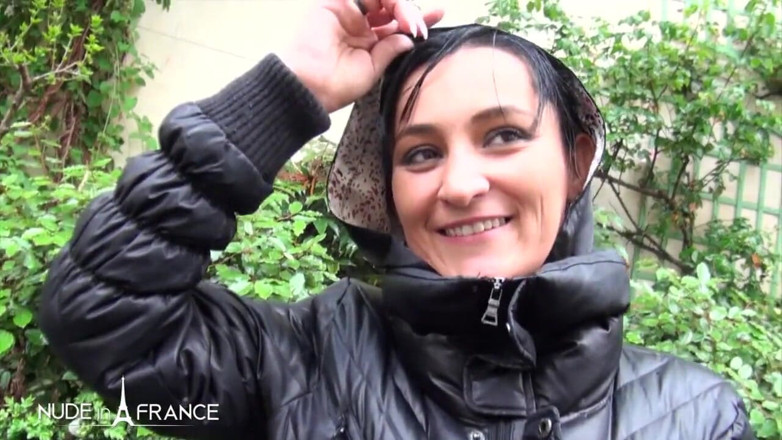 Nude in France: Sublime milfka s velkými prsy análně bušila a stříkala na...