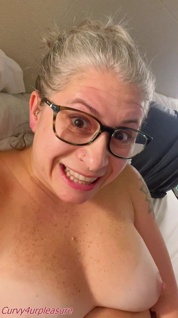 Curvy4urpleasure: Ik Knall Mijn Strakke Kleine MILF-poesje Voor Je