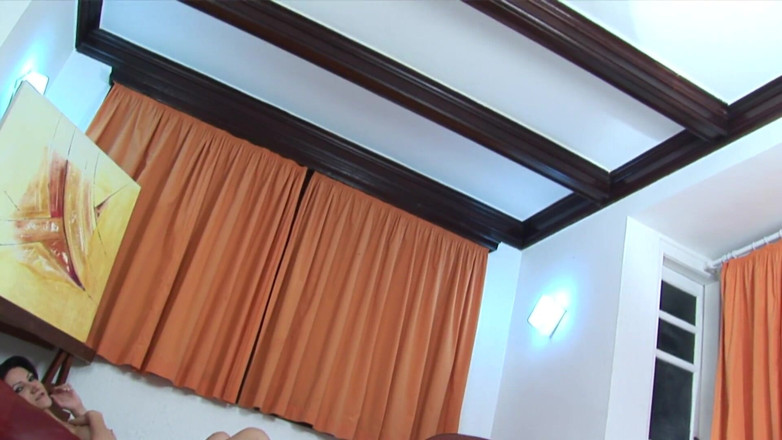 Trans Addiction: Latina ladyboy andere frau Celeste bekommt ihre titten von einem...