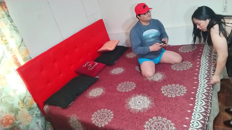 BBW Kelly Mom: Відеоігор Трахає Товстушку Своєї Мачухи, Яка Лає Його