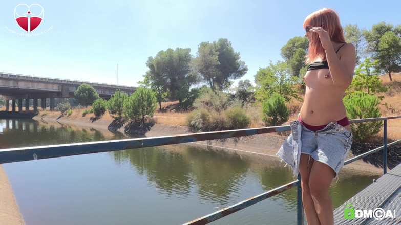 Candystart Videos: Ryzykowna publiczna masturbacja nad rzeką