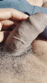 Cowok seksi india lagi asik masturbasi ganas