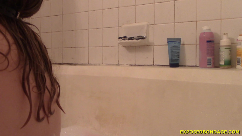 Spungy Gunk Films: Shelby Paris - Bondage - tormento na banheira