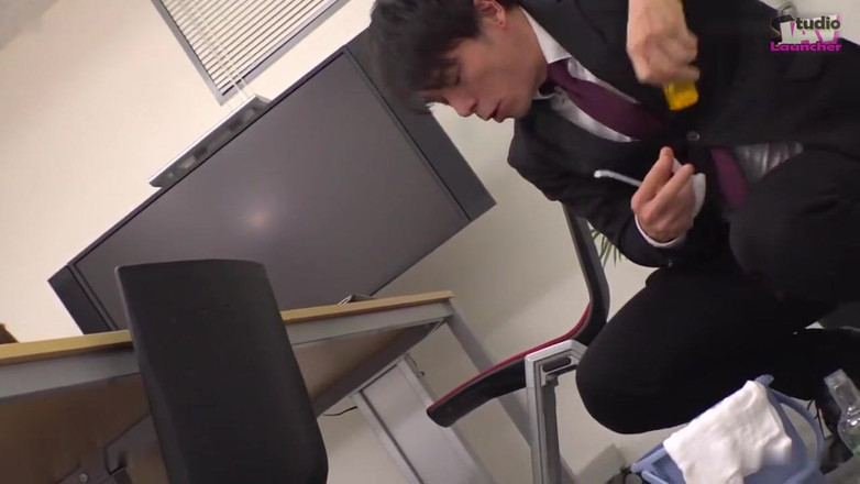 Studio JAV Launcher: Trinta mulheres trabalhadoras que transformam sua dedicação em paixão irresistível...