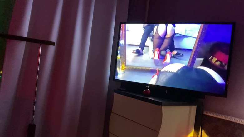 Slowly Tease: #15 (volledig) op zijn hondjes neuken voor de spiegel in nylonkousen