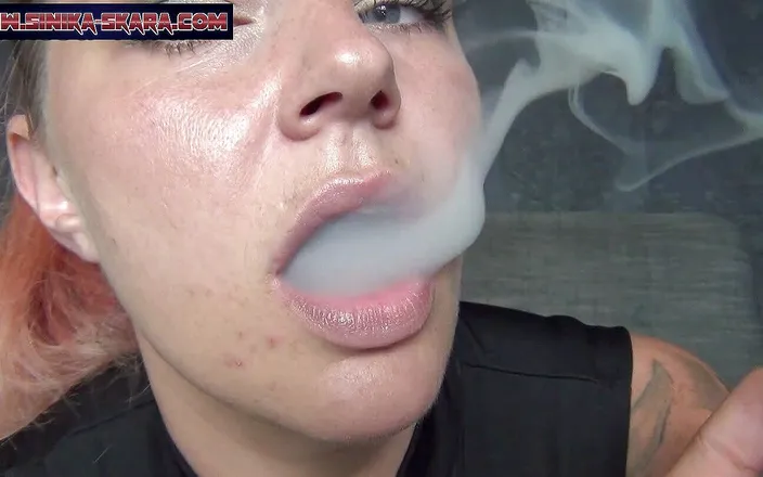 Sinika Skara: Smoking bitch
